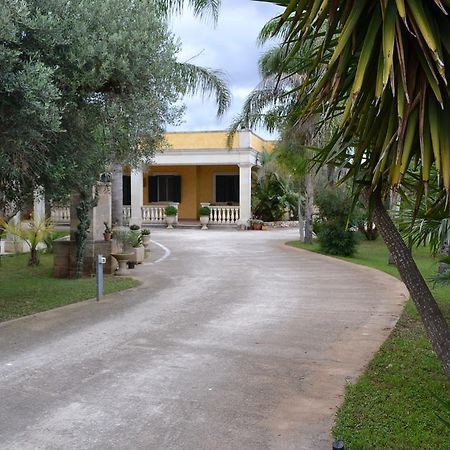 B&B Villa Bismi Монтерони ди Лече Екстериор снимка