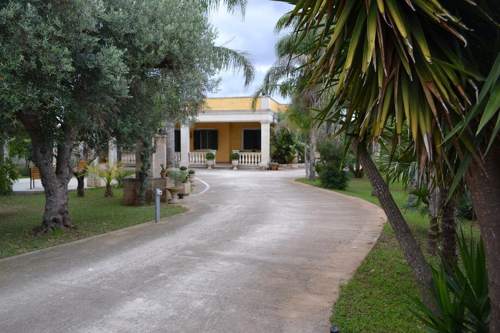 B&B Villa Bismi Монтерони ди Лече Екстериор снимка